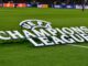 Logo UEFA Champions League sur le terrain.