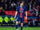 Footballeur sur le terrain pendant un match