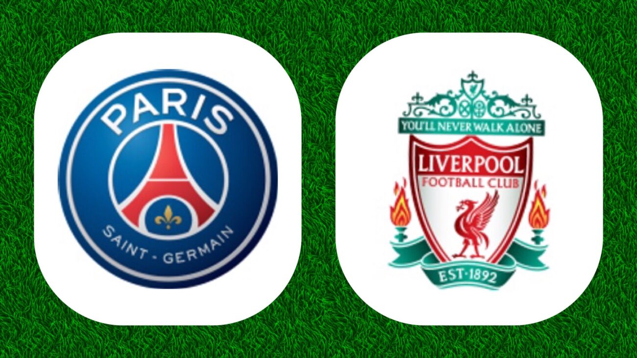 Logos de PSG et Liverpool sur gazon.