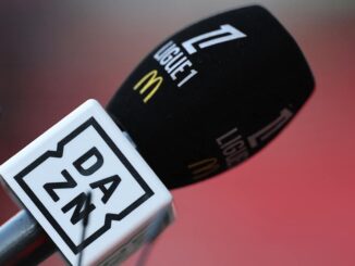 Microphone DAZN pour la Ligue 1 française.