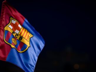 Drapeau FC Barcelone avec logo.