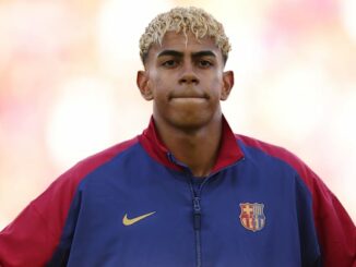 Joueur de football en tenue Barcelone.