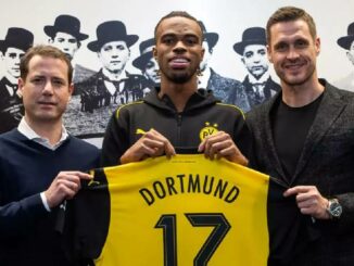 Joueur avec maillot de football Dortmund numéro 17.