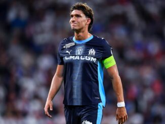 Joueur de football en tenue de match Marseille