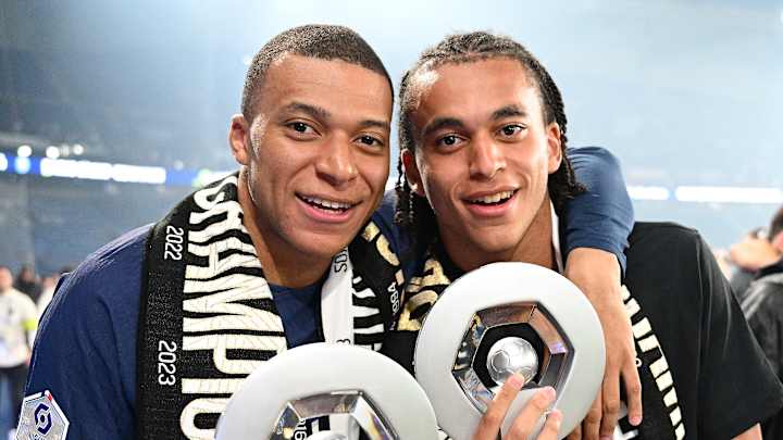 kylian et ethan mbappé,kylian mbappé ethan mbappe age,photo kylian mbappé et ethan mbappé,ethan mbappé et kylian mbappé match,kylian y ethan mbappé,ethan mbappé et kylian mbappé