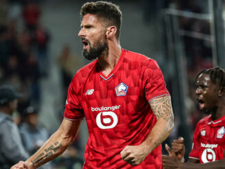 Footballeur du LOSC célébrant un but.