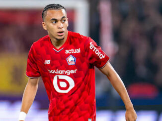 Joueur de football en maillot rouge du LOSC.