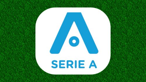 Logo Série A sur fond herbe verte.