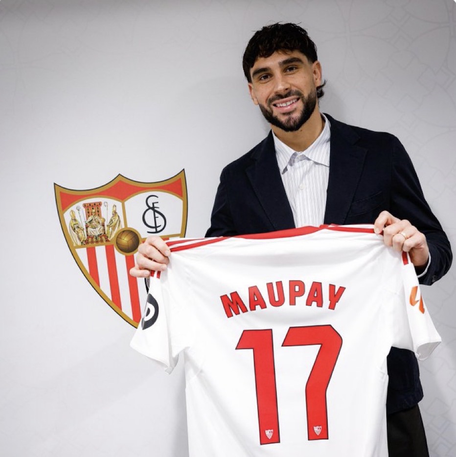 Joueur avec maillot numéro 17 de Séville FC.