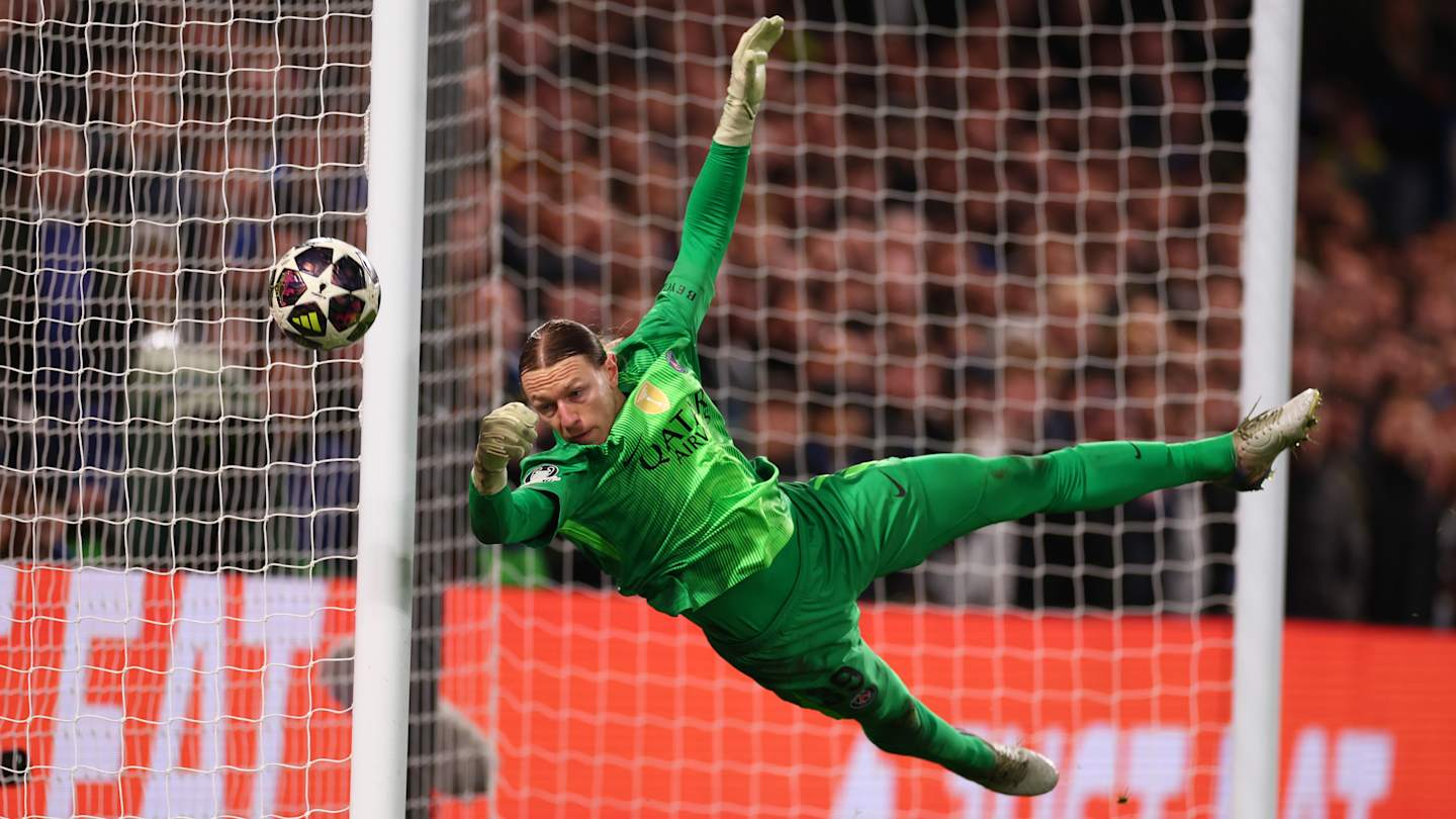 Un Safonov xxl face a Chelsea