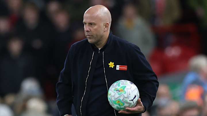 arne slot provoque le psg