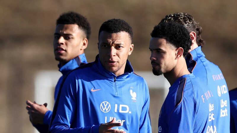 Bleus un titulaire incertain avant Colombie