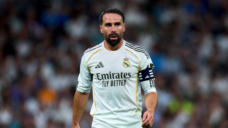 Joueur du Real Madrid avec brassard de capitaine