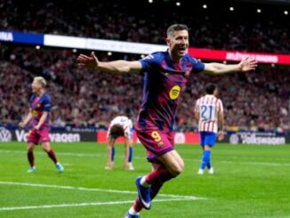 Joueur du FC Barcelone célèbre un but