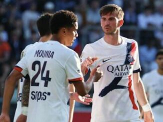 Joueurs du PSG célébrant sur le terrain