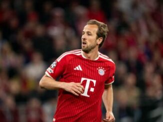 Footballeur en maillot rouge du Bayern Munich