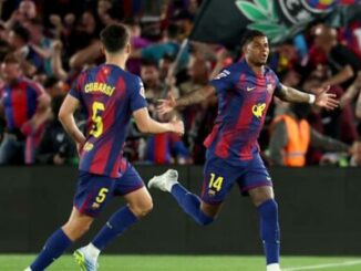 Joueurs du FC Barcelone célébrant un but