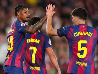 Joueurs du Barça célébrant un high-five