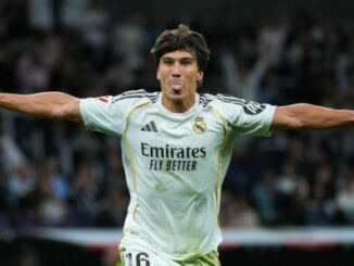 Footballeur du Real Madrid célébrant un but