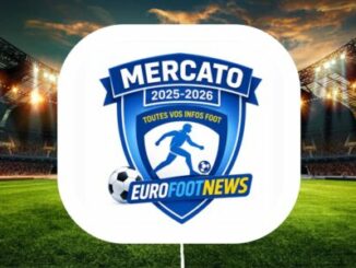 Logo Mercato 2025-2026 sur stade de football
