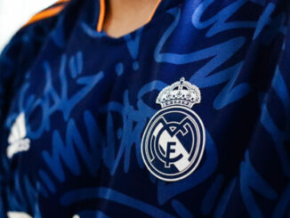 Maillot du Real Madrid avec écusson